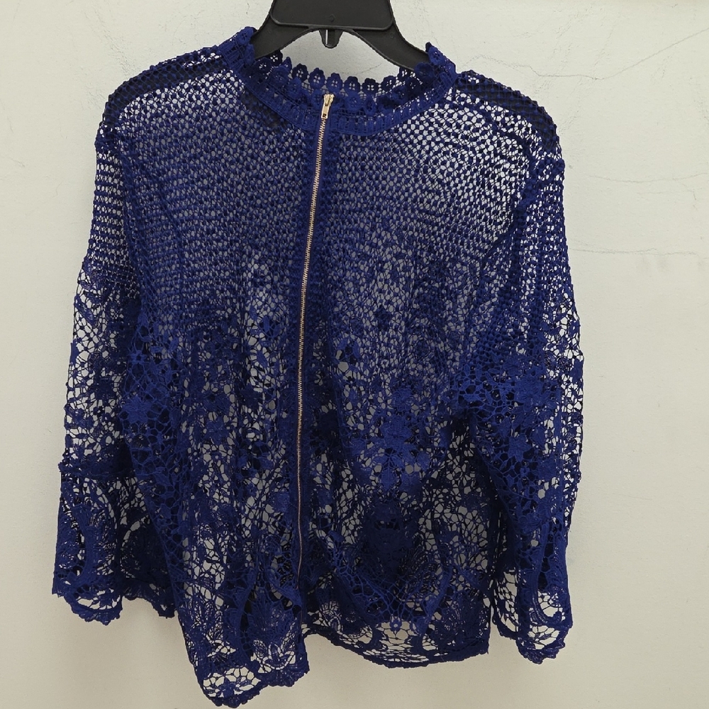 BOLD elements Cobalt Lace Top
